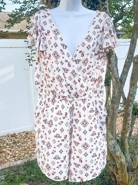 Torrid Floral Romper Plus Size 1 Cream Boho Flutter Sleeve Open Back